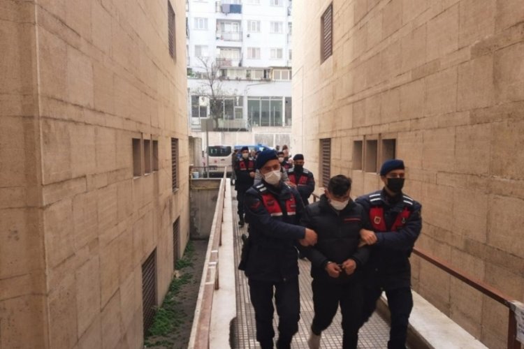 Bursa'nın kabusu olan hırsızlar jandarmadan ka&ccedil;amadı!