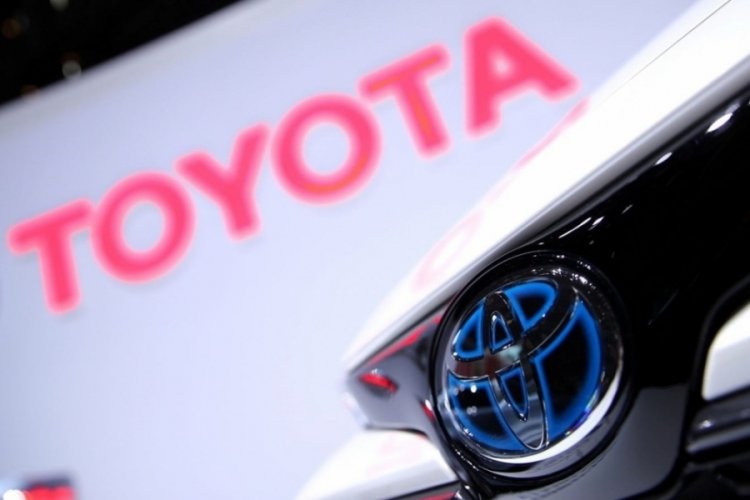 Toyota ara&ccedil; satışında General Motors'u tahtından etti!