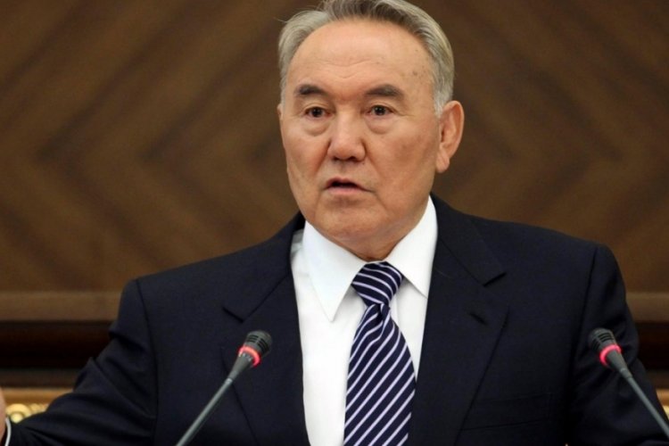 Kazakistan'da Nazarbayev'den flaş karar