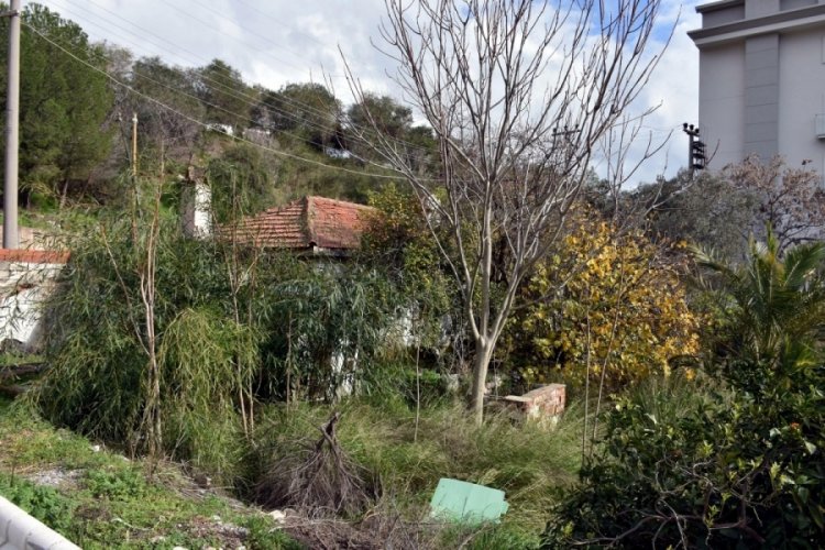 Muğla'da metruk evde &ouml;l&uuml; bulundu