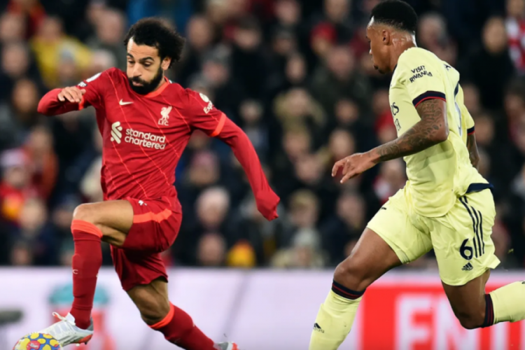 Arsenal-Liverpool ma&ccedil;ına koronavir&uuml;s engeli