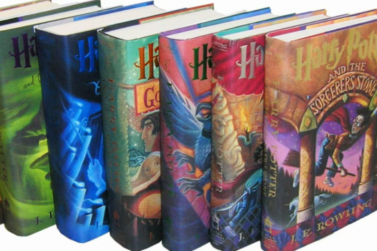 Jon Stewart: Harry Potter'ın goblin karakterlerinin antisemit olduğu apa&ccedil;ık ortada