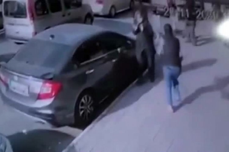 İstanbul'da kuyumcuya g&uuml;peg&uuml;nd&uuml;z silahlı gasp şoku