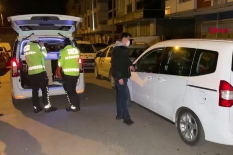Dur ihtarına uymayan s&uuml;r&uuml;c&uuml; ortalığı savaş alanına &ccedil;evirdi