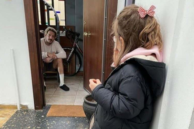 Karantinada olan Uraz Kaygılaroğlu, kızıyla buluştu