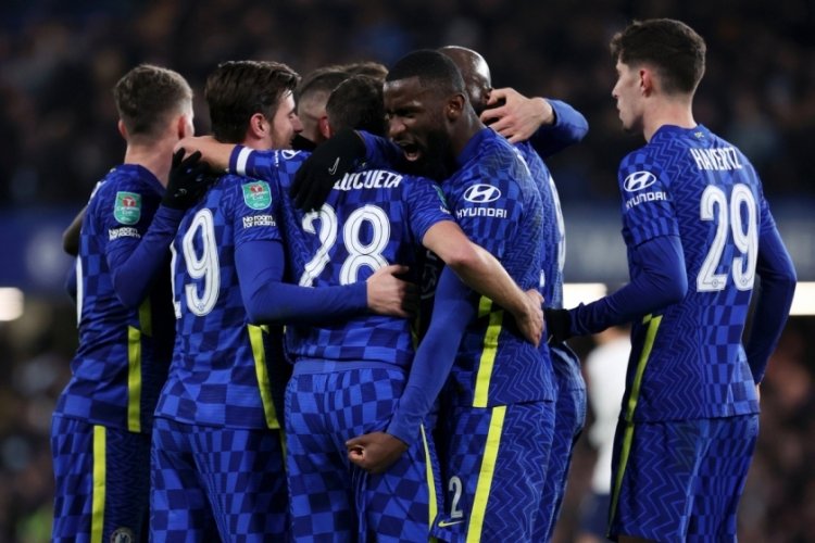 Chelsea kupada avantaj elde etti