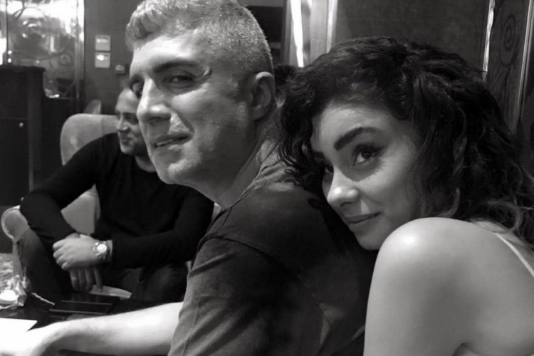 &Ouml;zcan Deniz'den sevgilisine maddi destek