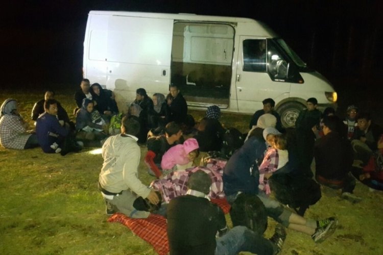 Erzincan'da d&uuml;zensiz g&ouml;&ccedil;men operasyonu! 3 g&ouml;zaltı