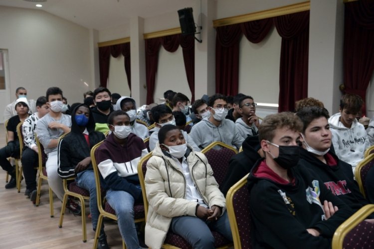 Bursa Osmangazi'de 'Teknoloji &Ccedil;ağında Eğitim' s&ouml;yleşisi yapıldı