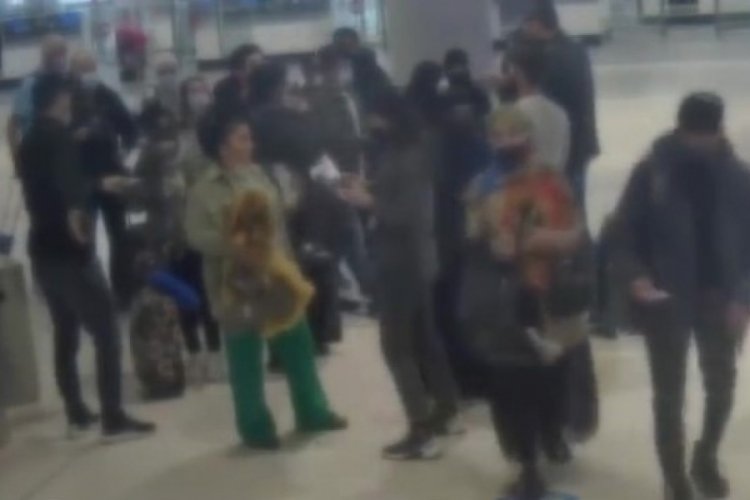 Sınır dışı edilen &Ouml;zbek kadın sahte pasaportla giriş yaparken yakalandı