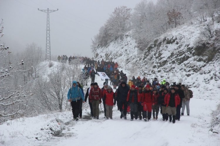 AKUT'tan şehitleri anma y&uuml;r&uuml;y&uuml;ş&uuml;