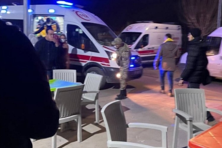 Yaralı halde kullandığı otomobille kardeşini hastaneye g&ouml;t&uuml;rd&uuml;