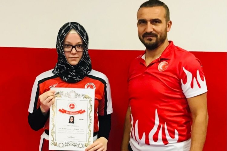 Bursa'da kadınlar savunmaya ge&ccedil;iyor (&Ouml;ZEL HABER)