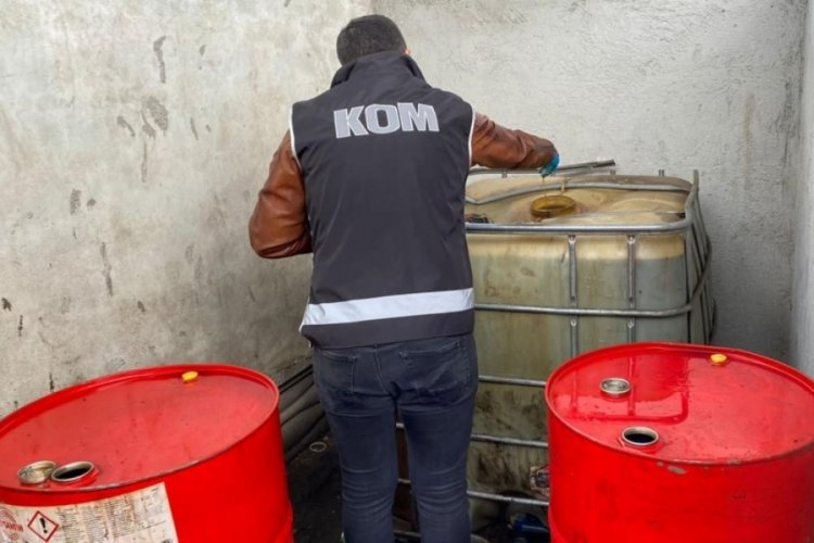 Mersin'de ka&ccedil;ak akaryakıt ele ge&ccedil;irildi: 2 g&ouml;zaltı