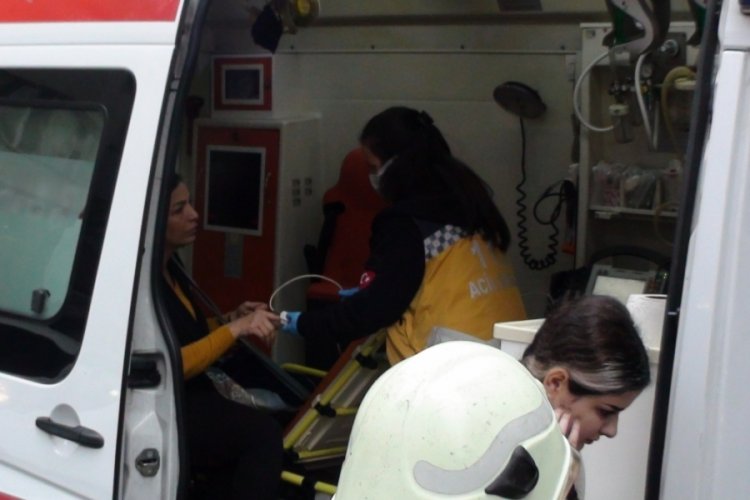 İstanbul Şişli'de yangında mahsur kalan 2 kadını itfaiye kurtardı&nbsp;
