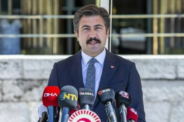 AK Partili &Ouml;zkan: &Ouml;zel'i ve CHP'yi milletimize şikayet ediyoruz