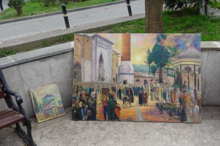 Sanatını Bursa sokaklarında icra ediyor