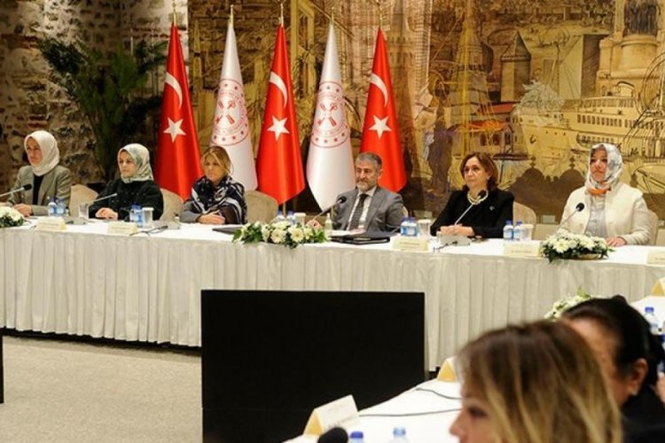 Bakan Nebati iş insanlarıyla buluştu