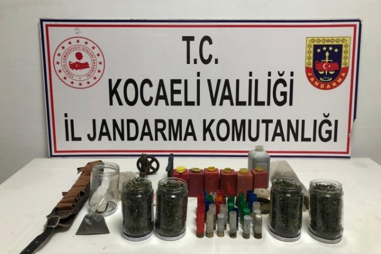Kocaeli'de 522 gram esrar ele ge&ccedil;irildi
