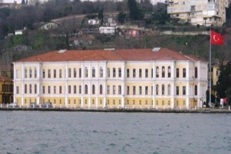 İstanbul'daki tarihi okulda &ccedil;ıkan g&ouml;r&uuml;nt&uuml;lerle ilgili valilikten a&ccedil;ıklama