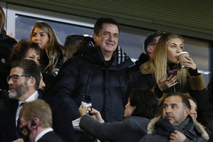 Hull City taraftarları Everton ma&ccedil;ını T&uuml;rk bayraklarıyla izledi