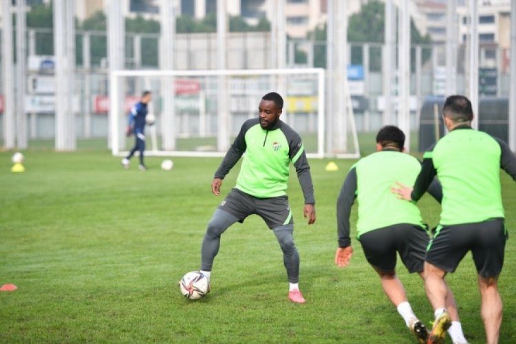 Bursaspor ara vermeden başladı