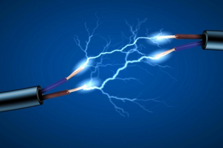 Elektrik akımına kapılan aynı aileden 2 kişi hayatını kaybetti