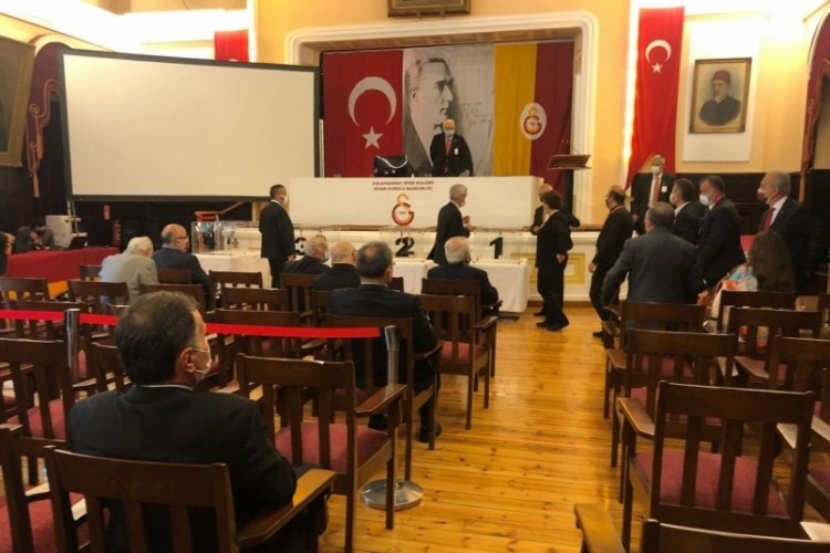 Galatasaray divan kurulu toplantısı ertelendi