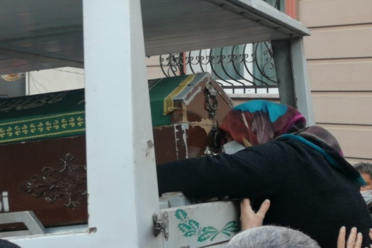 Samsun'da yurdun &ccedil;atısından atlayarak hayatını kaybeden gen&ccedil; kız toprağa verildi