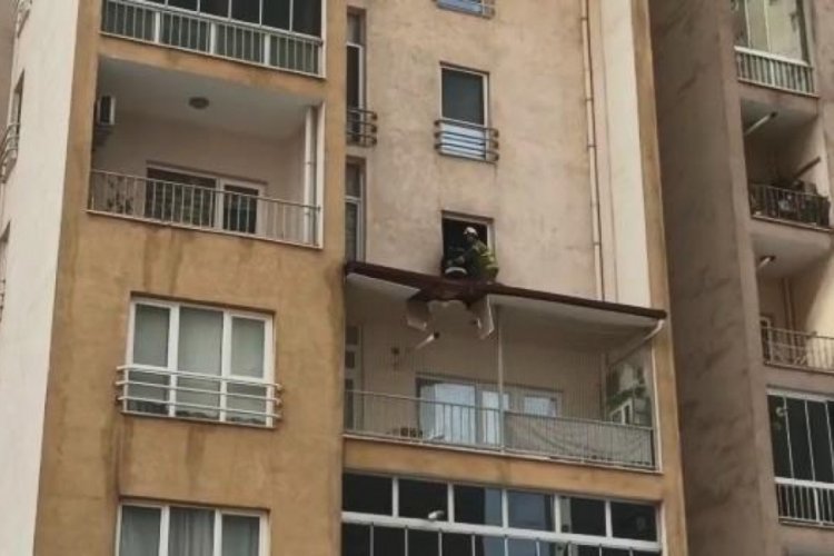Bursa'da 8. kattan 3. katın balkonuna d&uuml;şen &Ccedil;iğdem'in sağlık durumu iyi