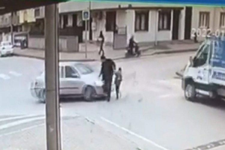 Bursa'da otomobilin &ccedil;arptığı &ccedil;ocuktan kahreden haber