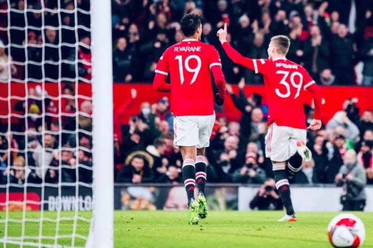 Manchester United kupada avantajı kaptı