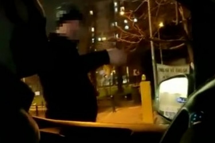 İstanbul'da Fenerbah&ccedil;e Stadyumu &ccedil;evresindeki değnek&ccedil;ilere operasyon