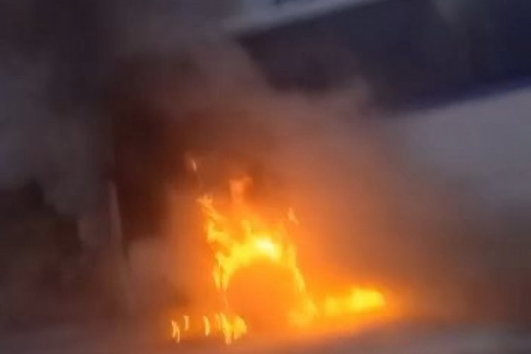 Bursa'da otob&uuml;s seyir halindeyken alev alev yandı