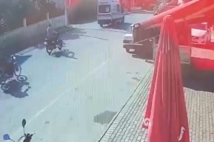 Antalya'da ambulans takibinde kaza yaptı