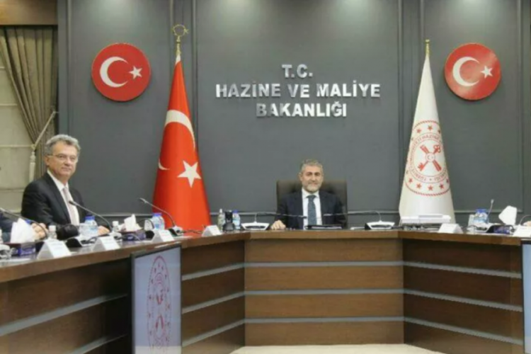 Hazine ve Maliye Bakanı Nebati, T&Uuml;SİAD heyeti ile bir araya geldi