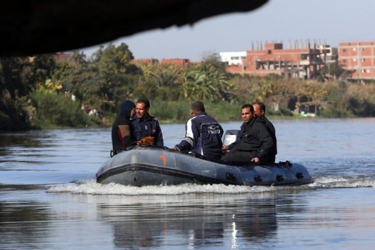 Nil Nehri'ne kamyon d&uuml;şt&uuml;: 2 &ouml;l&uuml;