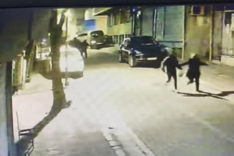 İstanbul Zeytinburnu'nda maskeli gasp&ccedil;ı dehşeti