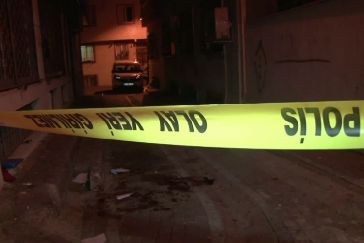 19 yaşındaki Suriyeli gen&ccedil;, uykusunda bı&ccedil;aklanarak &ouml;ld&uuml;r&uuml;ld&uuml;