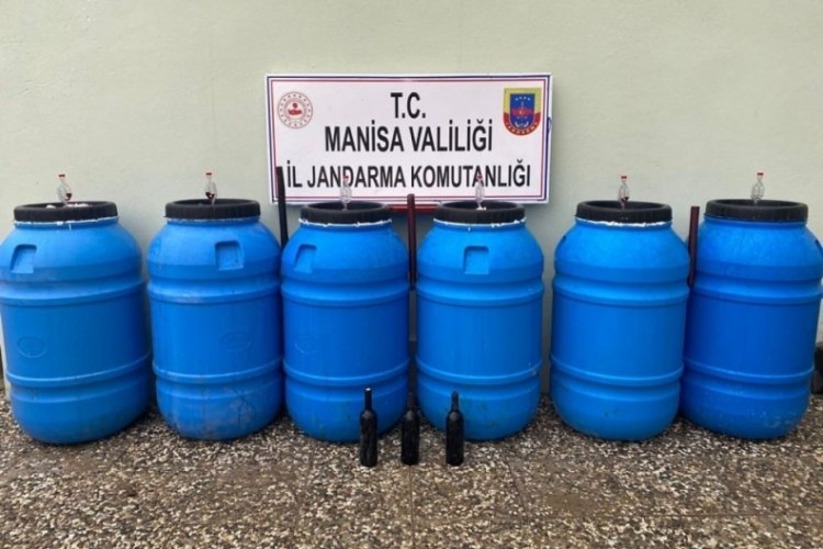 Manisa'da 1323 litre sahte i&ccedil;ki ele ge&ccedil;irildi