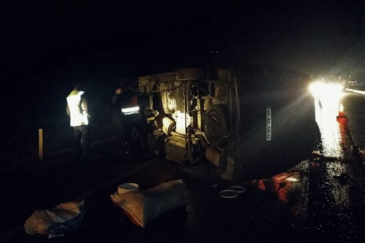Cenaze t&ouml;renine giden minib&uuml;s devrildi: &Ouml;l&uuml; ve &ccedil;ok sayıda yaralı var