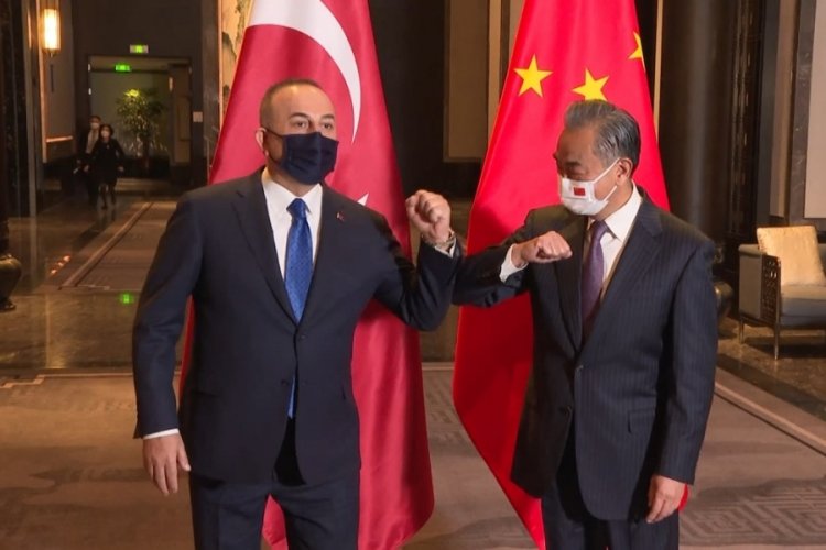 Bakan Mevl&uuml;t &Ccedil;avuşoğlu, &Ccedil;in Dışişleri Bakanı ile&nbsp;g&ouml;r&uuml;şt&uuml;