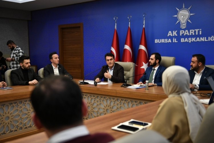 Bursa'da Başkan D&uuml;ndar, gen&ccedil;lerle tecr&uuml;belerini paylaştı