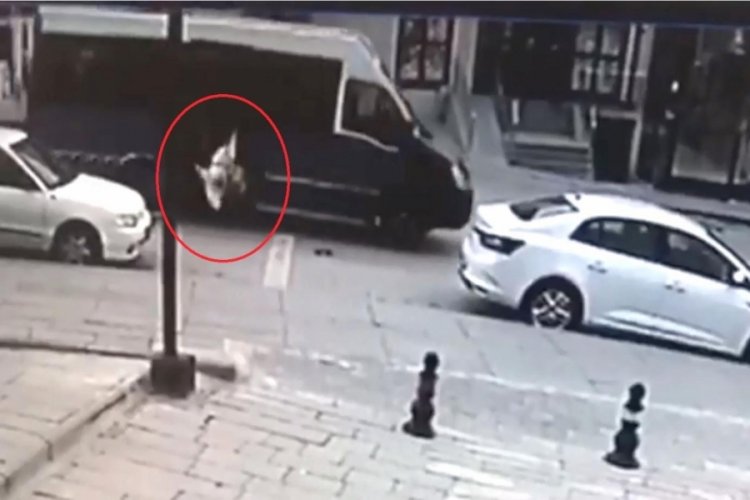 Ankara'da liseli Helin, kapısı a&ccedil;ık dolmuştan d&uuml;şerek ağır yaralandı
