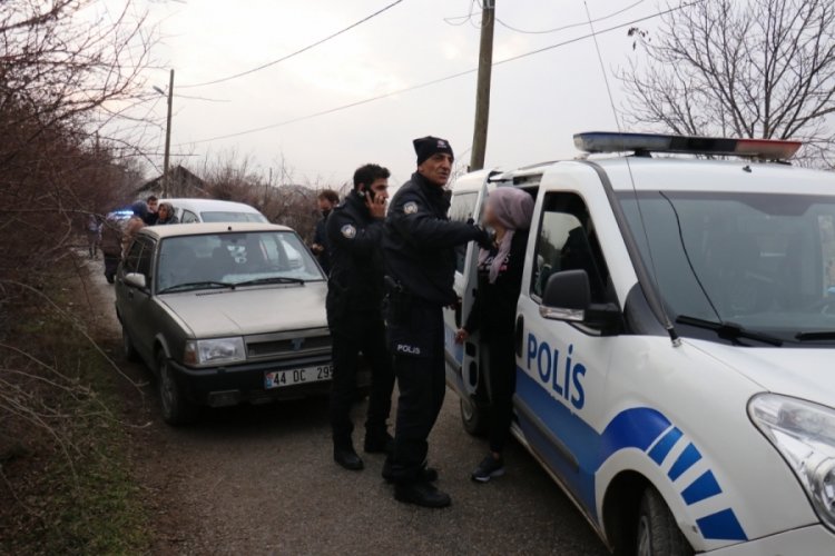 Taciz etmeye &ccedil;alıştığı kadın tarafından bı&ccedil;aklandı