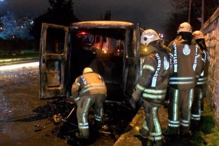 K&ouml;fteci minib&uuml;s&uuml; yandı: Aracım kundaklandı, yapan kişiyi tanıyorum