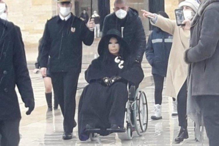 B&uuml;lent Ersoy'un Ata'yı ziyareti