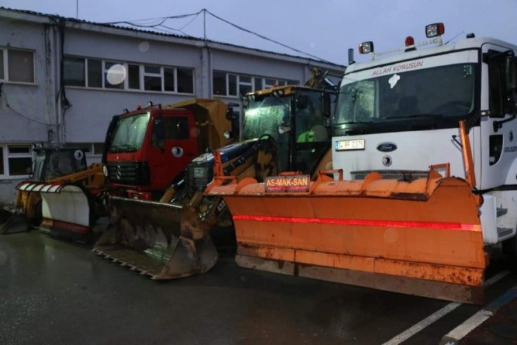 İstanbul Kartal'da olası kar yağışına karşı &ouml;nlemler alındı