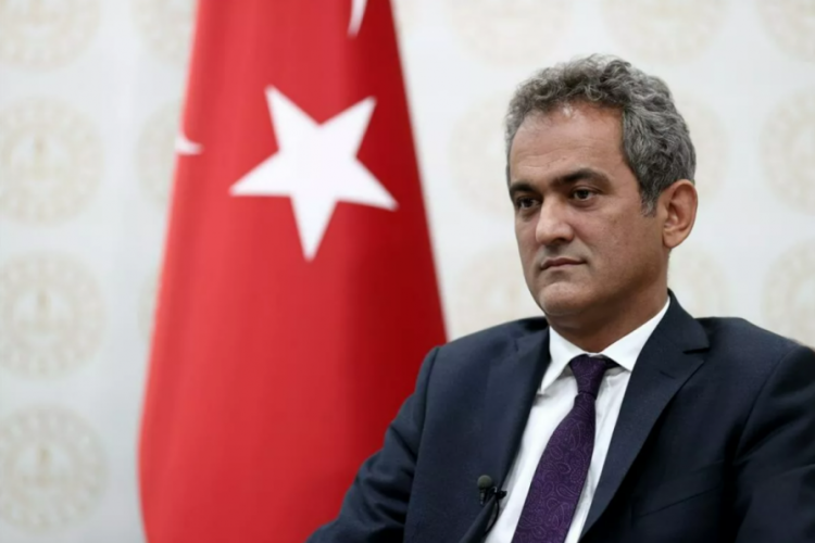 Milli Eğitim Bakanı &Ouml;zer: M&uuml;lakat kanunda var, bakanlığın tercihi değil