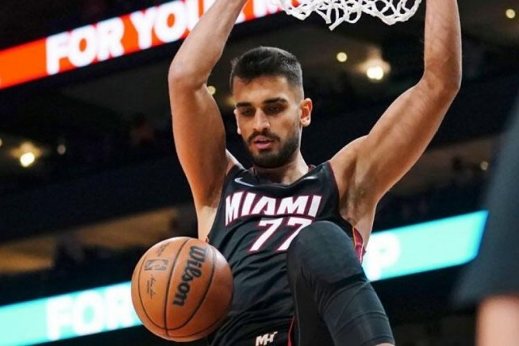 NBA'de &Ouml;mer Faruk Yurtseven "double-double" yaptı, Miami Heat kazandı